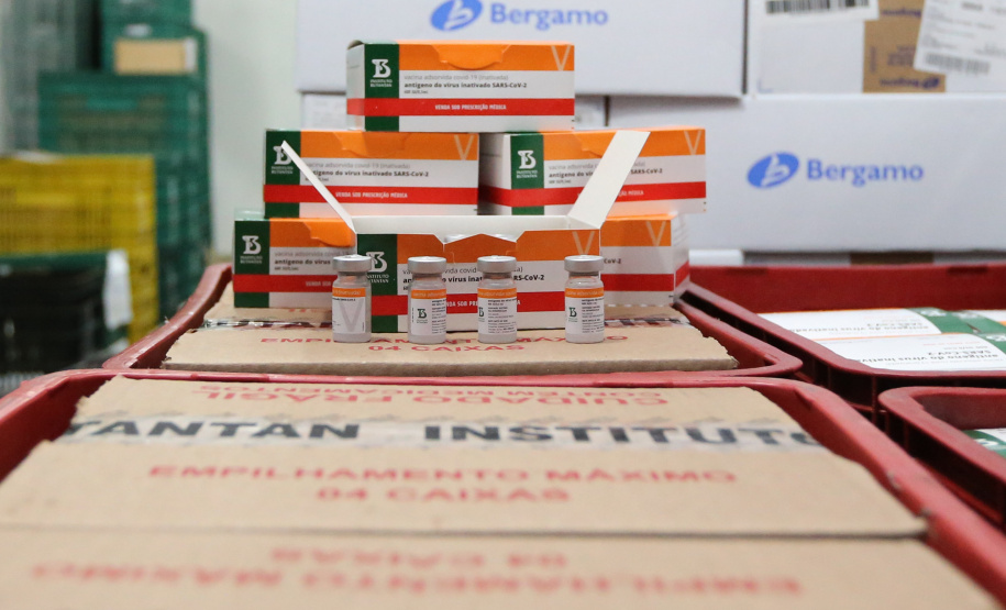 Novo lote da vacina CoronaVac chega ao Paraná 24/02/2021 - Foto: Geraldo Bubniak/AEN