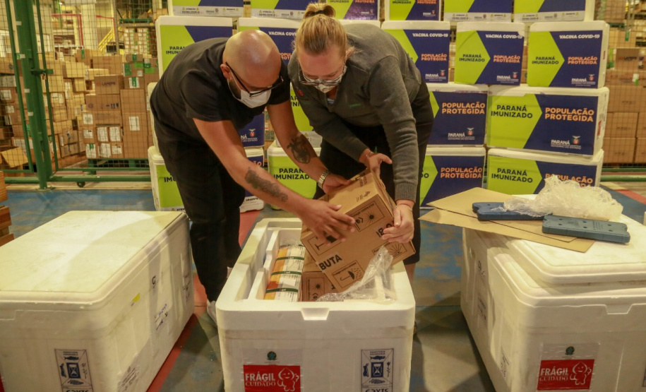 A Secretaria de Estado da Saúde recebeu na noite desta quarta-feira (24) uma remessa com 64.800 doses da vacina CoronaVac/Instituto Butantan  Foto: Valdelino Pontes