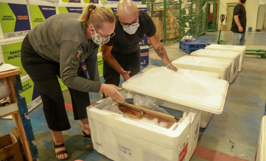 A Secretaria de Estado da Saúde recebeu na noite desta quarta-feira (24) uma remessa com 64.800 doses da vacina CoronaVac/Instituto Butantan  Foto: Valdelino Pontes