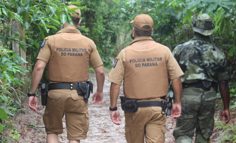 Comerciantes e turistas aprovam policiamento preventivo na Ilha do Mel  -  Curitiba, 24/02/2021  -  Foto: Divulgação PMPR