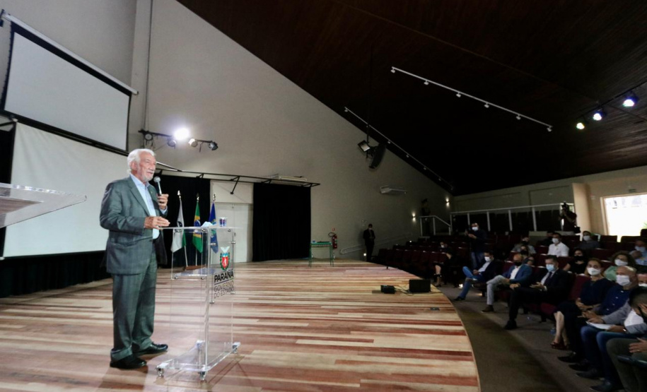 O município de São José dos Pinhais será mais uma cidade-polo da agência do Governo do Estado de promoção e prospecção de novos negócios e investimentos. Termo de cooperação entre a Invest Paraná e o município foi assinado nesta quarta-feira (24).