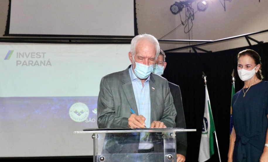 O município de São José dos Pinhais será mais uma cidade-polo da agência do Governo do Estado de promoção e prospecção de novos negócios e investimentos. Termo de cooperação entre a Invest Paraná e o município foi assinado nesta quarta-feira (24).