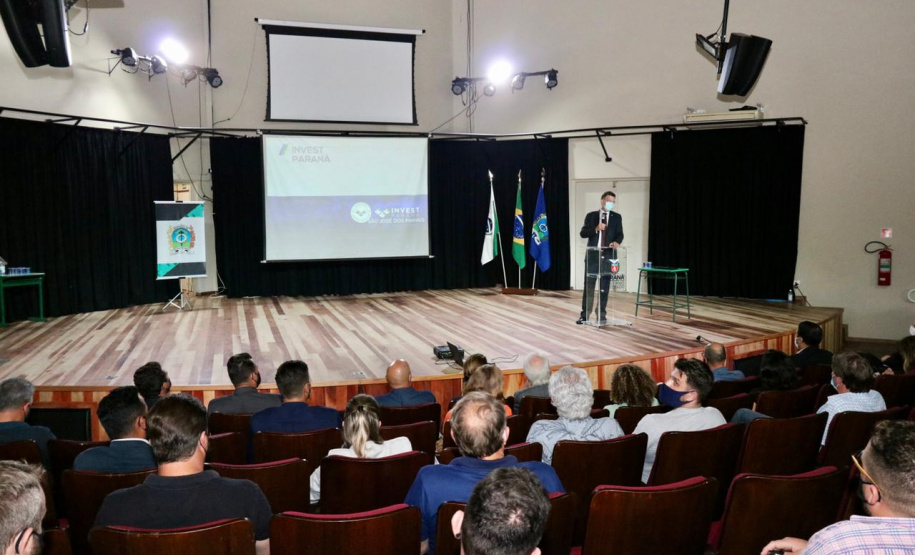 O município de São José dos Pinhais será mais uma cidade-polo da agência do Governo do Estado de promoção e prospecção de novos negócios e investimentos. Termo de cooperação entre a Invest Paraná e o município foi assinado nesta quarta-feira (24).