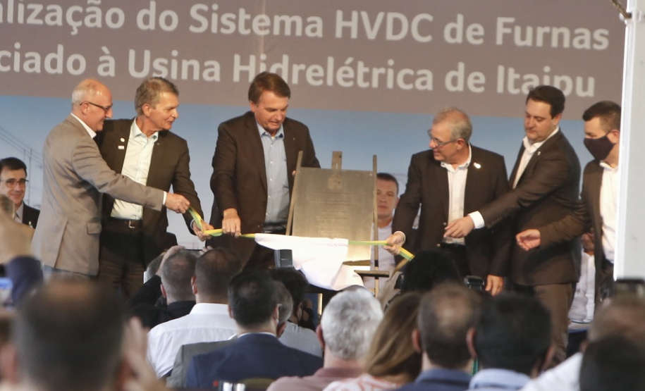 Governador Carlos Massa Ratinho Junior e presidente Jair Bolsonaro participam do evento de lançamento da revitalização do sistema elétrico de alta tensão de Furnas.   -  Foz do Iguaçu, 25/02/2021  - Foto Gilson Abreu/AEN