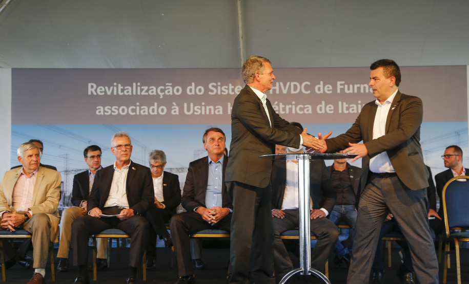Governador Carlos Massa Ratinho Junior e presidente Jair Bolsonaro participam do evento de lançamento da revitalização do sistema elétrico de alta tensão de Furnas.   -  Foz do Iguaçu, 25/02/2021  - Foto: Jonathan Campos/AEN