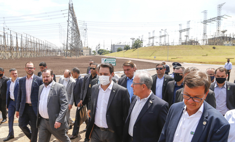Governador Carlos Massa Ratinho Junior e presidente Jair Bolsonaro participam do evento de lançamento da revitalização do sistema elétrico de alta tensão de Furnas.   -  Foz do Iguaçu, 25/02/2021  - Foto: Jonathan Campos/AEN