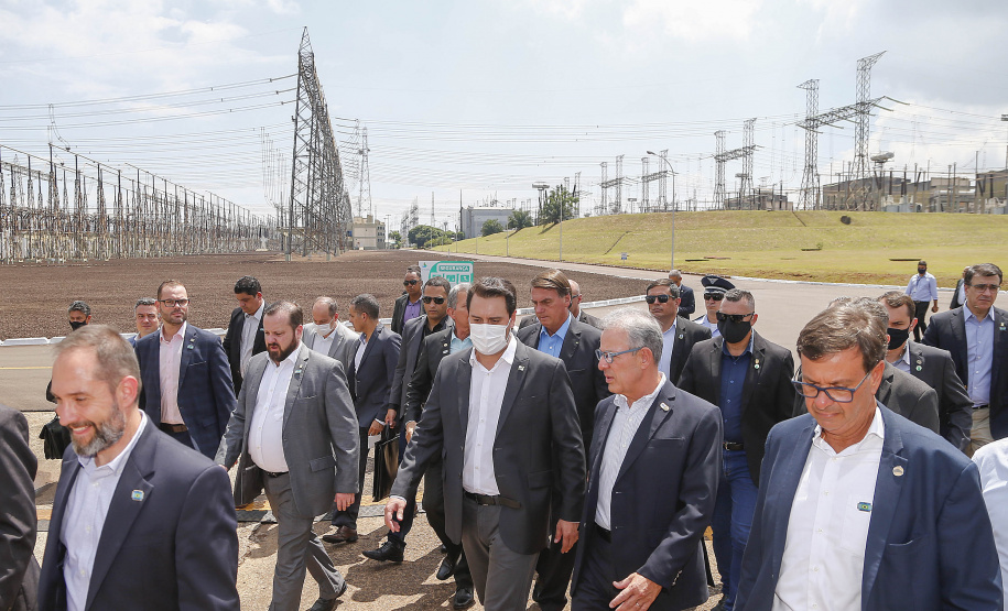 Governador Carlos Massa Ratinho Junior e presidente Jair Bolsonaro participam do evento de lançamento da revitalização do sistema elétrico de alta tensão de Furnas.   -  Foz do Iguaçu, 25/02/2021  - Foto: Jonathan Campos/AEN