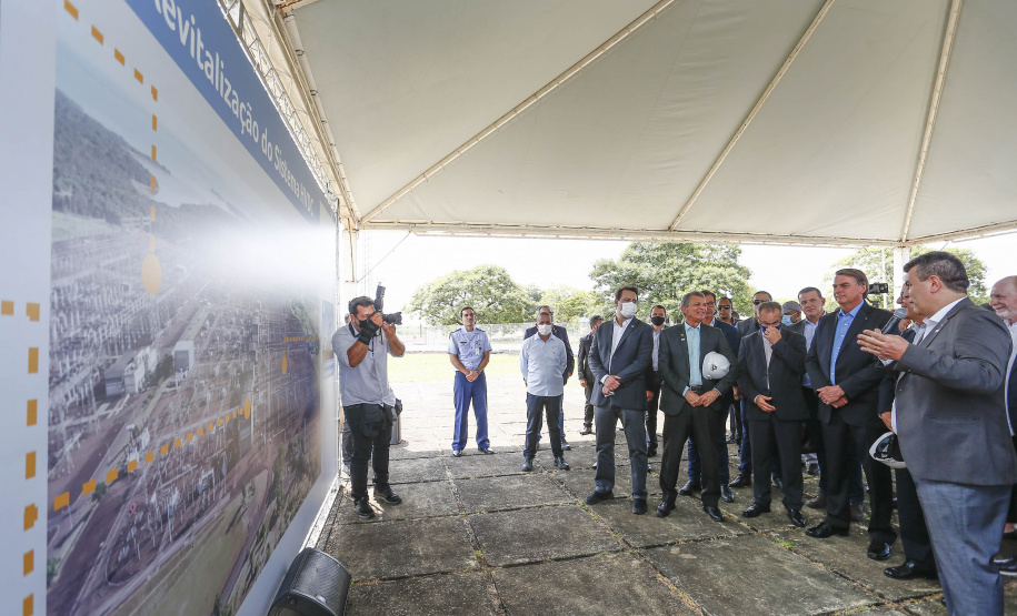 Governador Carlos Massa Ratinho Junior e presidente Jair Bolsonaro participam do evento de lançamento da revitalização do sistema elétrico de alta tensão de Furnas.   -  Foz do Iguaçu, 25/02/2021  - Foto: Jonathan Campos/AEN