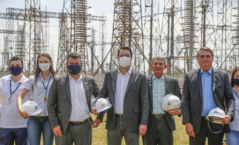 Governador Carlos Massa Ratinho Junior e presidente Jair Bolsonaro participam do evento de lançamento da revitalização do sistema elétrico de alta tensão de Furnas.   -  Foz do Iguaçu, 25/02/2021  - Foto: Jonathan Campos/AEN