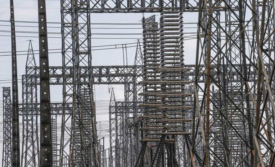 Governador Carlos Massa Ratinho Junior e presidente Jair Bolsonaro participam do evento de lançamento da revitalização do sistema elétrico de alta tensão de Furnas.   -  Foz do Iguaçu, 25/02/2021  - Foto: Jonathan Campos/AEN