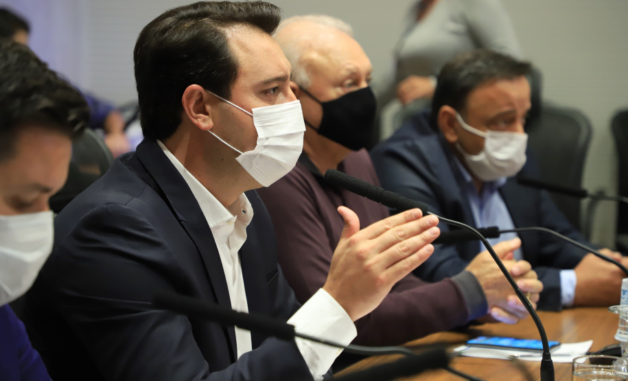 Governador Carlos Massa Ratinho Junior durante reunião virtual com deputados sobre o cenário da pandemia da Covid-19 e as novas medidas restritivas a serem adotadas pelo Estado. - Curitiba, 26/02/2021 - Foto: José Fernando Ogura/AEN