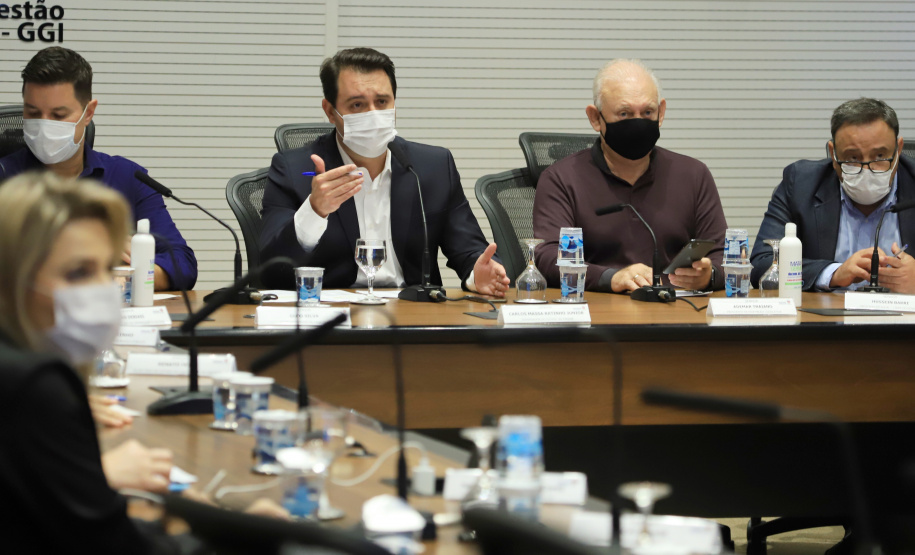 Governador Carlos Massa Ratinho Junior durante reunião virtual com deputados sobre o cenário da pandemia da Covid-19 e as novas medidas restritivas a serem adotadas pelo Estado. - Curitiba, 26/02/2021 - Foto: José Fernando Ogura/AEN