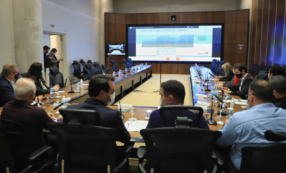 Governador Carlos Massa Ratinho Junior durante reunião virtual com deputados sobre o cenário da pandemia da Covid-19 e as novas medidas restritivas a serem adotadas pelo Estado. - Curitiba, 26/02/2021 - Foto: José Fernando Ogura/AEN