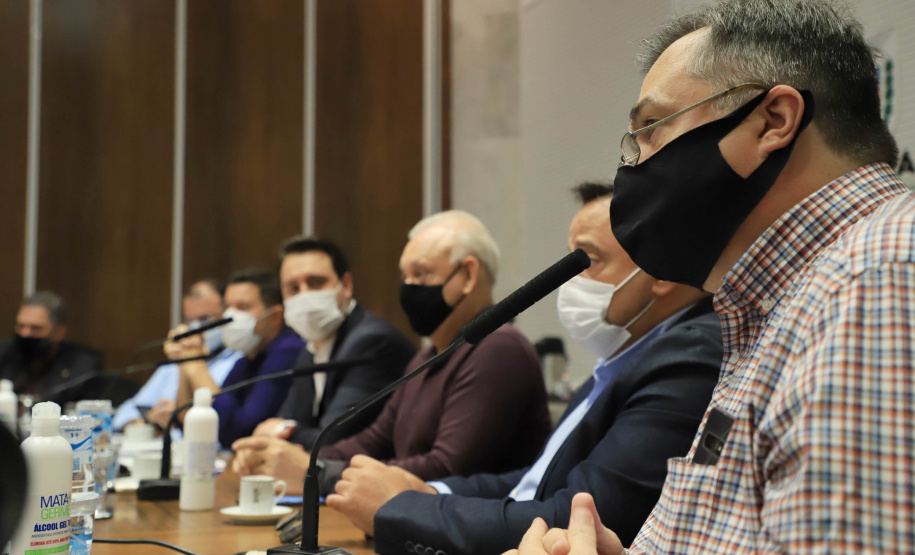 Governador Carlos Massa Ratinho Junior durante reunião virtual com deputados sobre o cenário da pandemia da Covid-19 e as novas medidas restritivas a serem adotadas pelo Estado. - Curitiba, 26/02/2021 - Foto: José Fernando Ogura/AEN