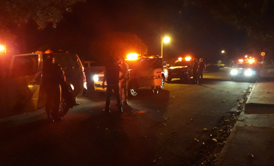 As forças policiais do Paraná fiscalizaram 1.333 estabelecimentos comerciais e realizaram 553 ações de dispersão de aglomeração entre a meia-noite de sábado (27) e as 7 horas desta segunda-feira (1º). Foram 138 prisões e 47 adolescentes apreendidos no primeiro final de semana de reforço na fiscalização das medidas de proteção contra a Covid-19. - Curitiba, 01/03/2021 - Foto: Divulgação SESP-PR