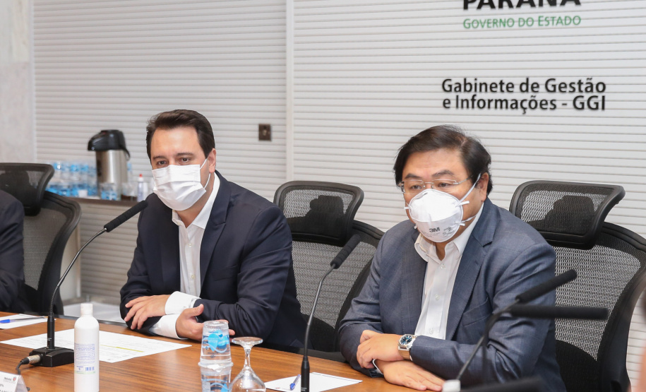O governador Carlos Massa Ratinho Junior recebe  nesta segunda-feira (01), o presidente da Renault no Brasil, Ricardo Gondo, no Palácio Iguaçu. Foto: Geraldo Bubniak/AEN