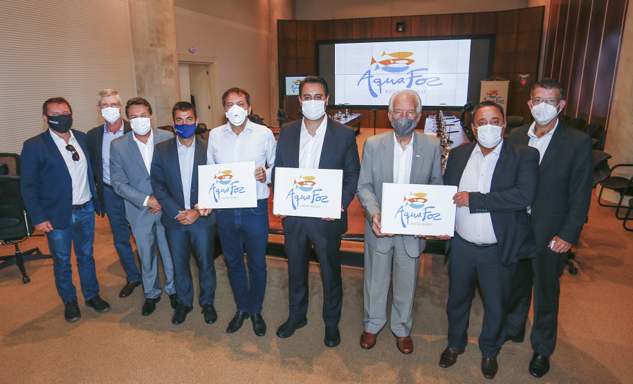 Governador Carlos Massa Ratinho Junior  durante apresentação do Perojeto Aqua Foz  -  Curitiba, 02/03/2021  -  Foto: Jonathan Campos/AEN