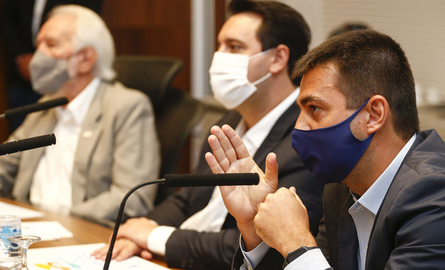 Governador Carlos Massa Ratinho Junior  durante apresentação do Perojeto Aqua Foz  -  Curitiba, 02/03/2021  -  Foto: Jonathan Campos/AEN