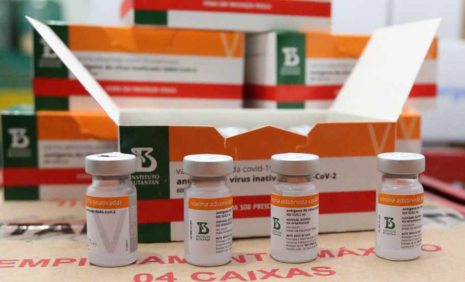 O Ministério da Saúde confirmou ao Governo do Paraná nesta terça-feira (2) o envio de mais 146.800 doses de vacinas contra o novo coronavírus.