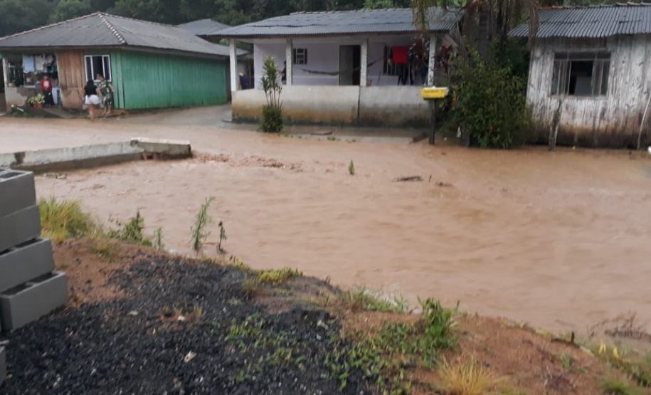 Boletim de Ocorrências da Coordenadoria Estadual da Defesa Civil divulgado na manhã desta quarta-feira (4) mostra que os temporais atingiram nove municípios e danificaram 164 residências. Foto: SISDC/Defesa Civil