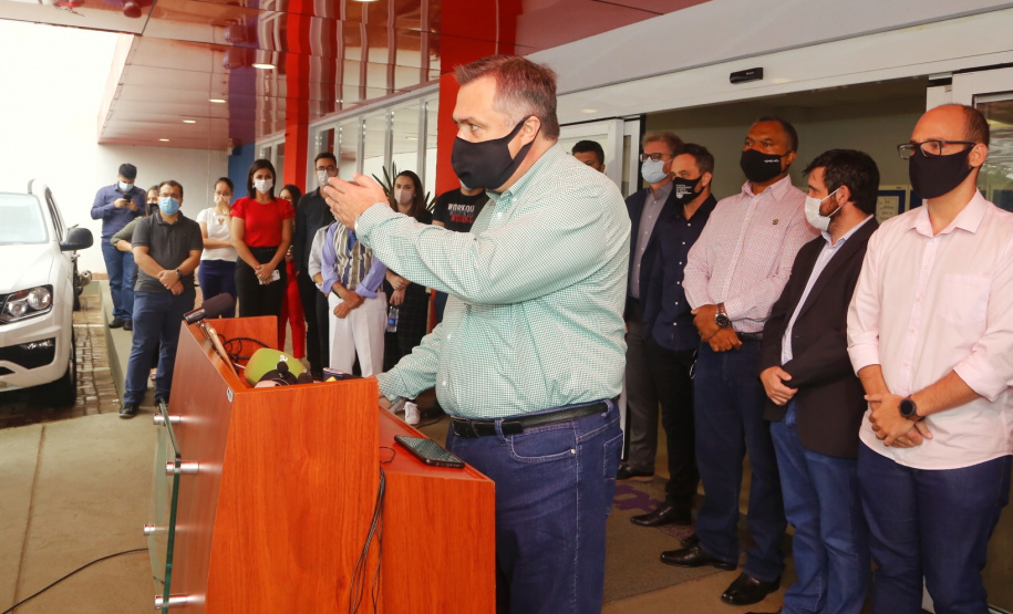 O Governo do Estado está ativando 66 leitos exclusivos para o atendimento de pacientes com Covid-19 no Oeste paranaense. O secretário de Estado da Saúde, Beto Preto, participou de uma coletiva com a imprensa nesta quinta-feira (4), durante a entrega de 12 leitos de Unidade de Terapia Intensiva (UTI) e 10 enfermarias para o Hospital Universitário do Oeste do Paraná (HUOP). - Cascavel, 04/03/2021 - Foto: Gilson Abreu/AEN