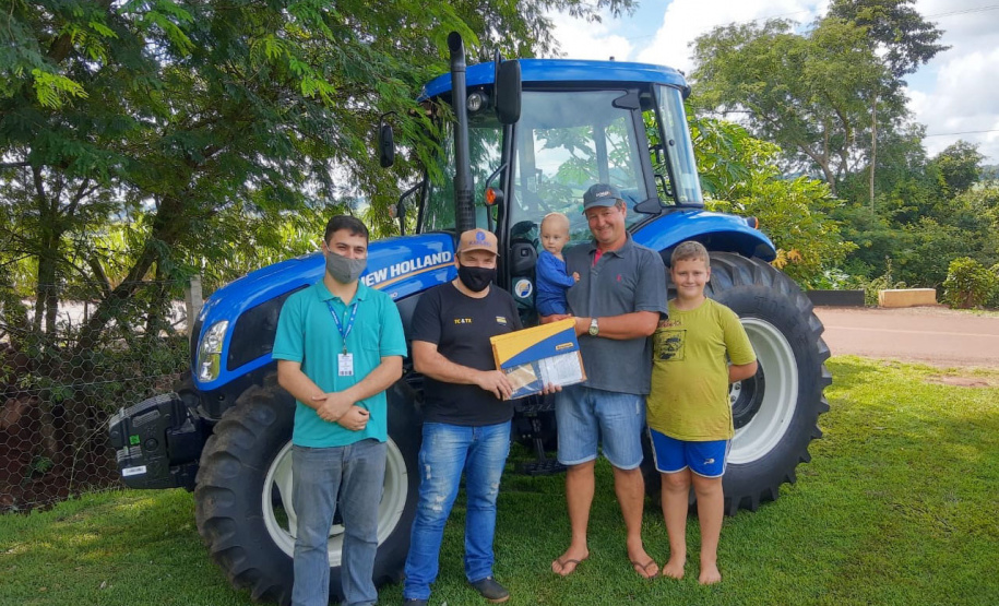 Programa Trator Solidário fortalece agricultura familiar no Oeste - Foto: Divulgação IDR-Paraná