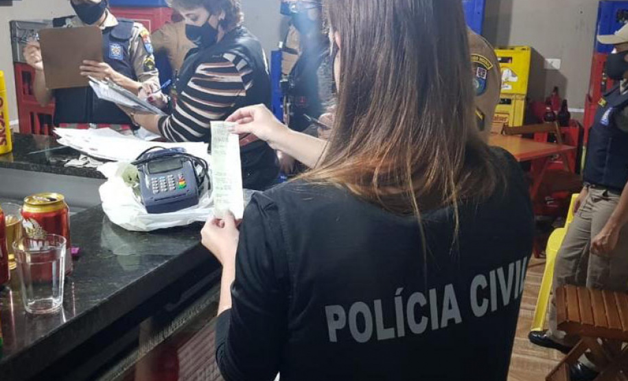 Em seis dias, mais de 3,5 mil estabelecimentos são fiscalizados e 281 presas no Paraná. Curitiba, 05/03/2021 - Foto: Divulgação SESP-PR