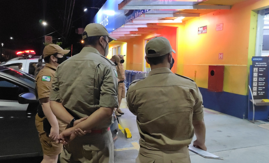 Em oito dias de operação especial e estratégica promovida pela Secretaria de Estado da Segurança Pública, 4.682 estabelecimentos comerciais foram fiscalizados no Paraná, sendo que 199 deles foram interditados e 209 multados. - Curitiba, 07/03/2021  -  Foto: Divulgação SESP-PR