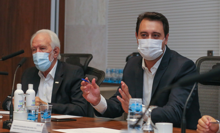 O governador Carlos Massa Ratinho Junior instituiu nesta segunda-feira (8) um grupo de trabalho para discutir novas medidas econômicas para as empresas e os trabalhadores atingidos direta ou indiretamente pela pandemia.