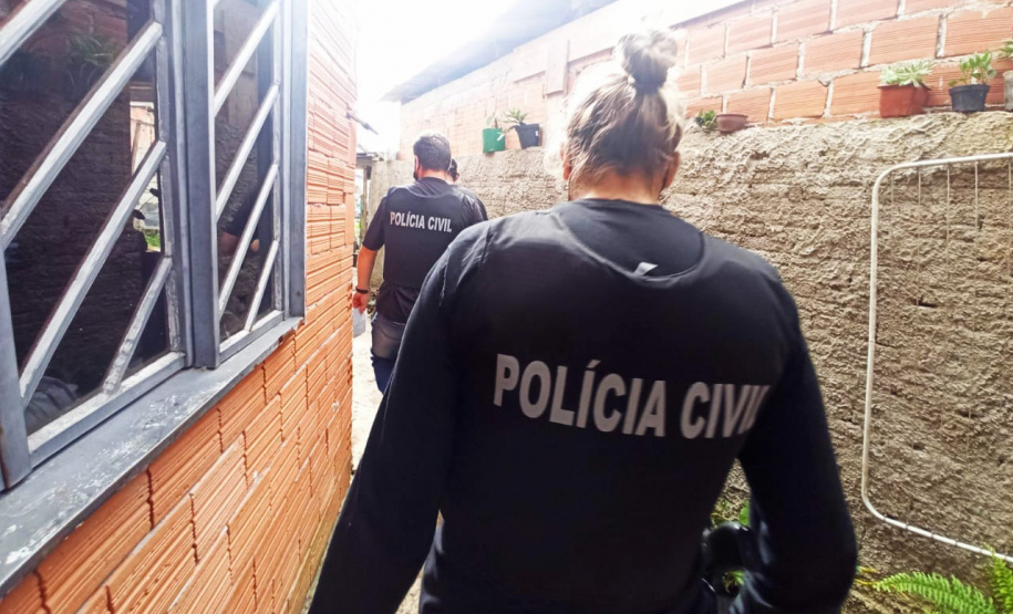 A Polícia Civil do Paraná (PCPR) participou nesta segunda-feira (8) da Operação Resguardo, a maior já realizada no combate a crimes de violência contra a mulher no país e coordenada pelo Ministério da Justiça e Segurança Pública (MJSP), por meio da Secretaria de Operações Integradas (Seopi).  A Operação Resguardo aconteceu simultaneamente nos 26 Estados e no Distrito Federal.  Foto:SESP