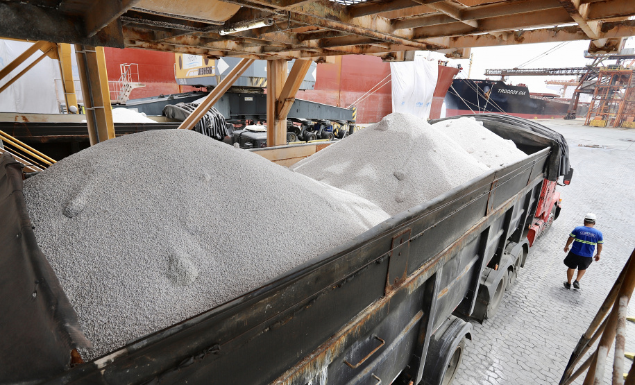 FERTILIZANTES - Foto: Claudio Neves/Portos do Paraná