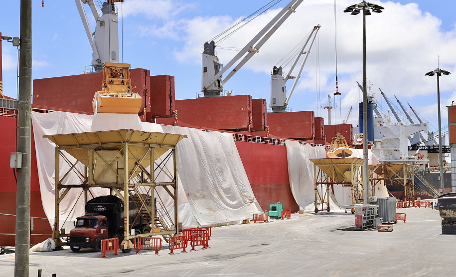 FERTILIZANTES - Foto: Claudio Neves/Portos do Paraná