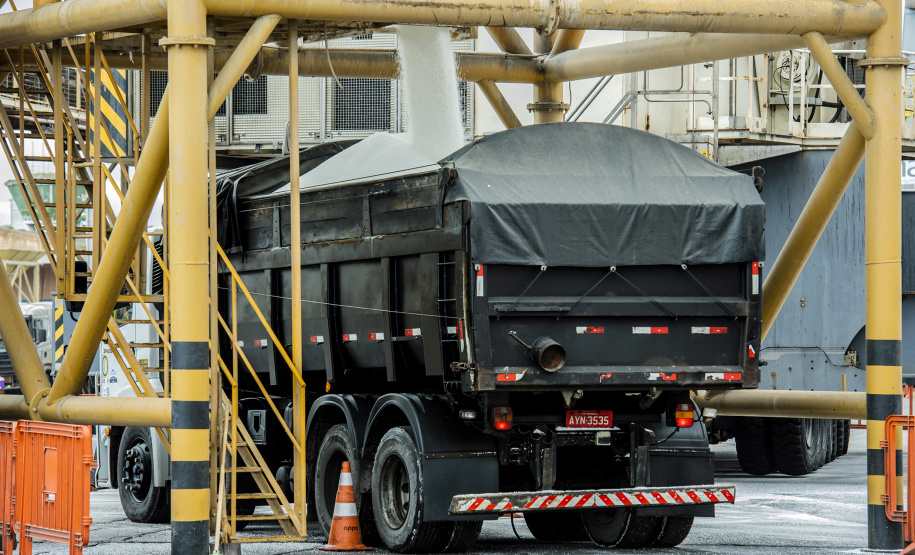 FERTILIZANTES - Foto: Claudio Neves/Portos do Paraná