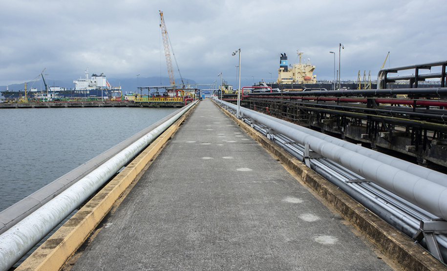 GRANÉIS LÍQUIDOS - Claudio Neves/Portos do Paraná