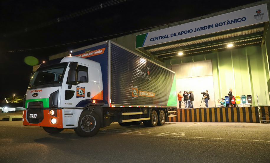 Vacina Covid O Paraná recebe mais 148,6 mil doses do imunizante CoronaVac para continuar a vacinação contra a Covid-19 no estado. O lote enviado pelo Ministério da Saúde chegou no início da noite no Centro de Medicamentos do Paraná (Cemepar), em Curitiba.09/03/2021. Foto: Geraldo Bubniak/AEN