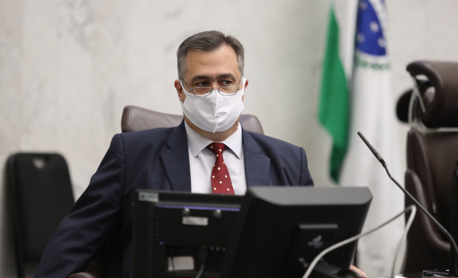 O secretário de Estado da Saúde, Beto Preto, apresentou aos deputados estaduais o Relatório Detalhado do Quadrimestre Anterior (RDQA) do 3º Quadrimestre de 2020, nesta terça-feira (9). A audiência pública é realizada pela Comissão de Saúde Pública da Assembleia Legislativa, ocorreu no Plenário da casa parlamentar com transmissão pela internet. - Curitiba, 09/03/2021  -  Foto: Dálie Felberg /ALEP