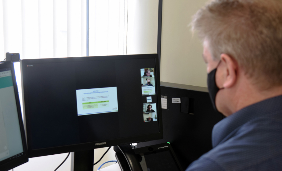 O secretário de Estado da Saúde, Beto Preto, apresentou aos deputados estaduais o Relatório Detalhado do Quadrimestre Anterior (RDQA) do 3º Quadrimestre de 2020, nesta terça-feira (9). A audiência pública é realizada pela Comissão de Saúde Pública da Assembleia Legislativa, ocorreu no Plenário da casa parlamentar com transmissão pela internet. Na foto, o diretor de Gestão em Saúde, Vinícius Filipak  - Curitiba, 09/03/2021  -  Foto: Américo Antonio/SESA-PR