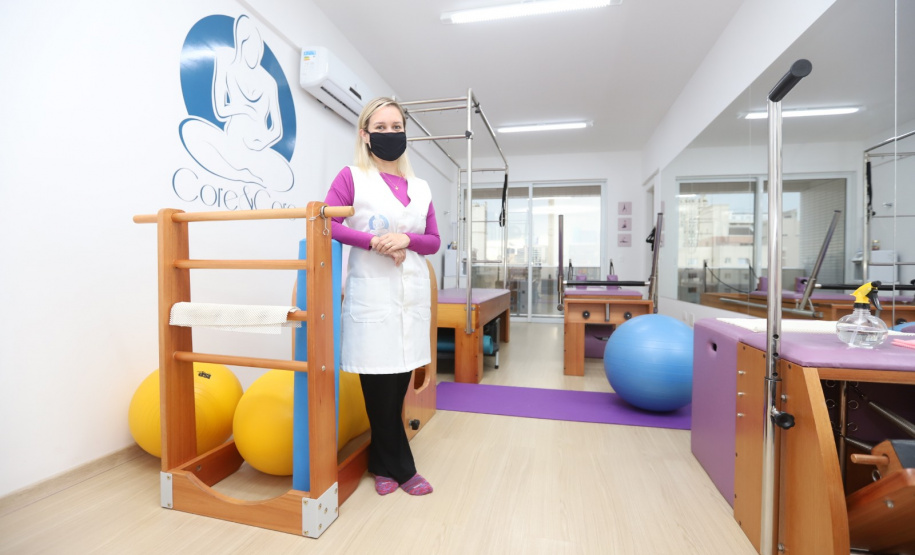 Empreendedoras comandam um terço das empresas do Paraná.  Na foto, a fisioterapeuta Kelly Cristina Saderli Bandoszeweski. Foto: Ari Dias/AEN