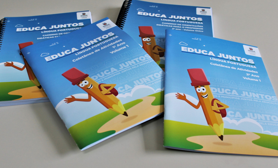 Educação entrega material complementar de alfabetização a 365 municípios  -  Curitiba, 10/03/2021  -  Foto: Divulgação SEED