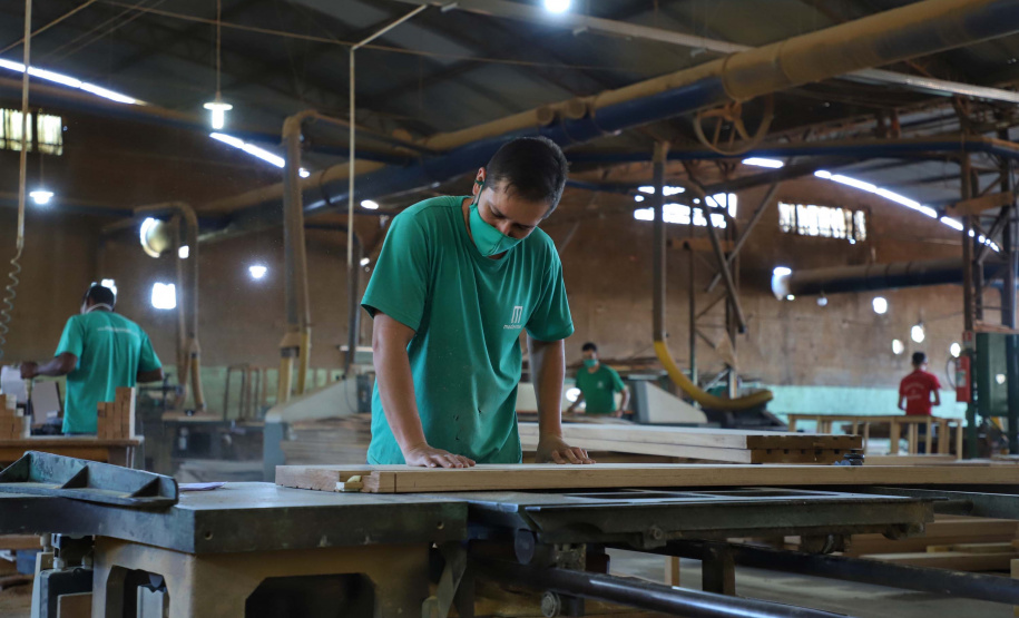 A produção industrial paranaense cresceu pelo nono mês consecutivo e fechou janeiro com um acréscimo de 1,5% em relação a dezembro de 2020. - Foto: José Fernando Ogura/AEN