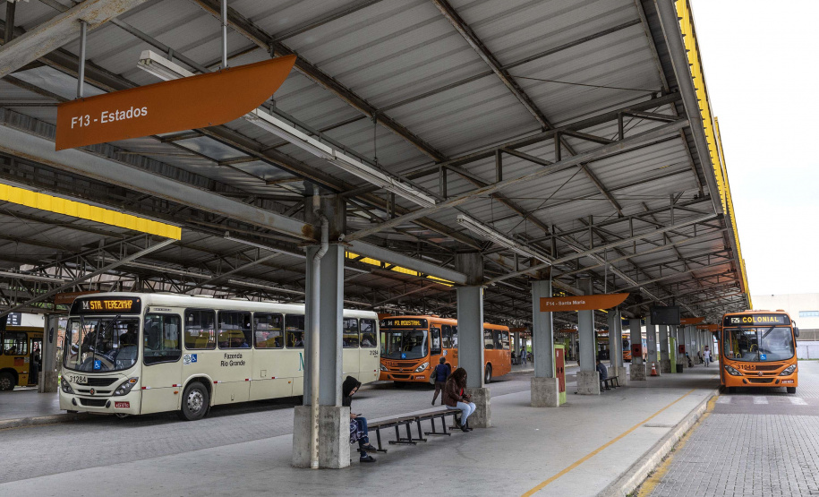Terminal de Ônibus Fazenda Rio Grande. 21/03/2019
Foto: Maurilio Cheli