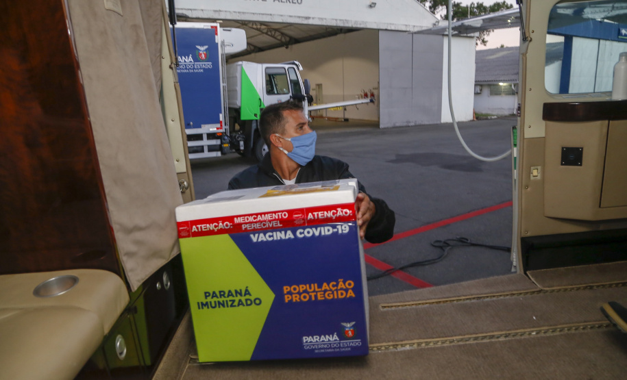 Paraná distribui novo lote e começa a vacinar idosos com mais de 75 anos.
Foto Gilson Abreu/AEN