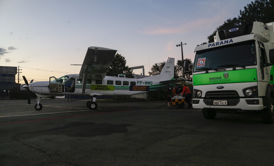 Paraná distribui novo lote e começa a vacinar idosos com mais de 75 anos.
Foto Gilson Abreu/AEN