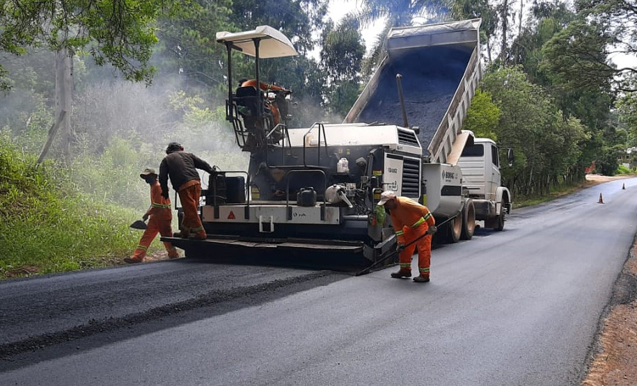 O Departamento de Estradas de Rodagem do Paraná (DER/PR) está realizando melhorias na PRC-487, trecho estadual da Estrada Boiadeira, e na PR-522, rodovias que ligam o município de Ivaí à BR-373, na região dos Campos Gerais. - Curitiba, 11/03/2021 - Foto_ Divulgação DER-PR