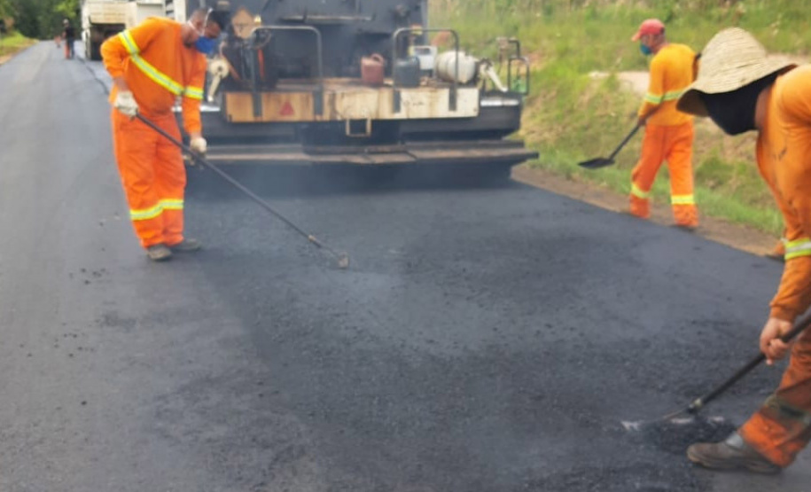 O Departamento de Estradas de Rodagem do Paraná (DER/PR) está realizando melhorias na PRC-487, trecho estadual da Estrada Boiadeira, e na PR-522, rodovias que ligam o município de Ivaí à BR-373, na região dos Campos Gerais. - Curitiba, 11/03/2021 - Foto_ Divulgação DER-PR