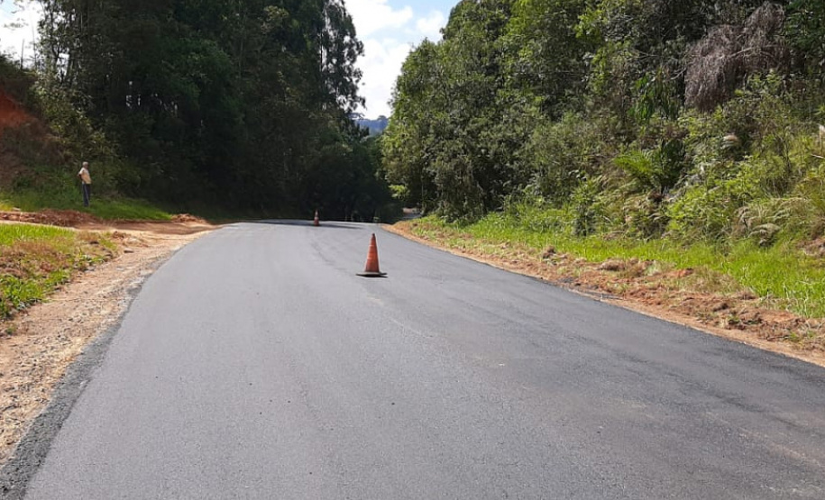 O Departamento de Estradas de Rodagem do Paraná (DER/PR) está realizando melhorias na PRC-487, trecho estadual da Estrada Boiadeira, e na PR-522, rodovias que ligam o município de Ivaí à BR-373, na região dos Campos Gerais. - Curitiba, 11/03/2021 - Foto_ Divulgação DER-PR