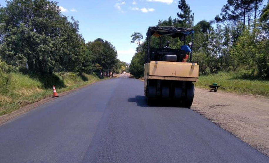 O Departamento de Estradas de Rodagem do Paraná (DER/PR) está realizando melhorias na PRC-487, trecho estadual da Estrada Boiadeira, e na PR-522, rodovias que ligam o município de Ivaí à BR-373, na região dos Campos Gerais. - Curitiba, 11/03/2021 - Foto_ Divulgação DER-PR