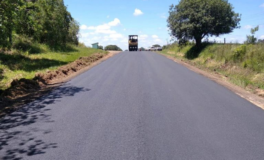 O Departamento de Estradas de Rodagem do Paraná (DER/PR) está realizando melhorias na PRC-487, trecho estadual da Estrada Boiadeira, e na PR-522, rodovias que ligam o município de Ivaí à BR-373, na região dos Campos Gerais. - Curitiba, 11/03/2021 - Foto_ Divulgação DER-PR
