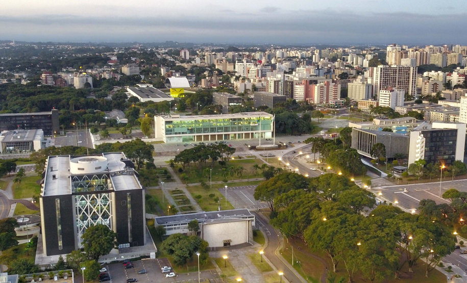 Paraná obtém 2ª melhor nota na Escala Brasil Transparente - Na foto, Centro Cívico - Foto: José Fernando Ogura/AEN