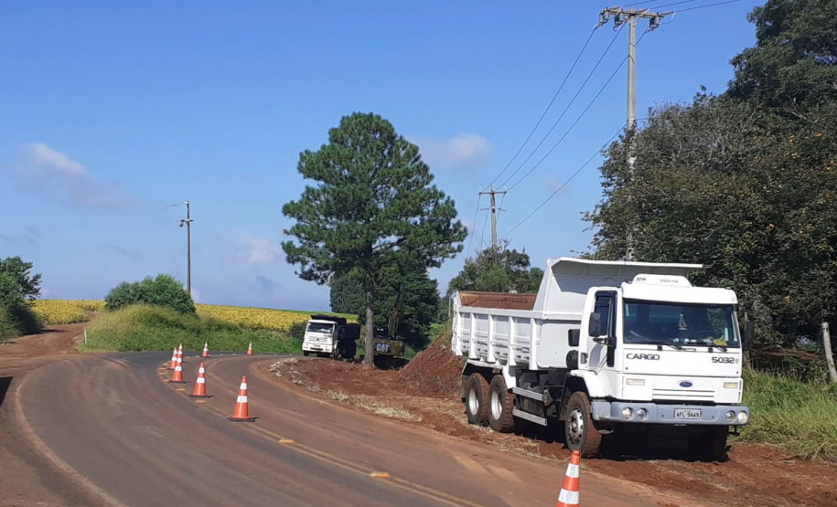 O Departamento de Estradas de Rodagem do Paraná (DER/PR) deu início à obra de adequação de trechos com curvas acentuadas da rodovia PR-562, entre o município de Coronel Vivida e o distrito de Vista Alegre, na região Sudoeste do estado. - Curitiba, 17/03/2021 - Foto: Divulgação DER